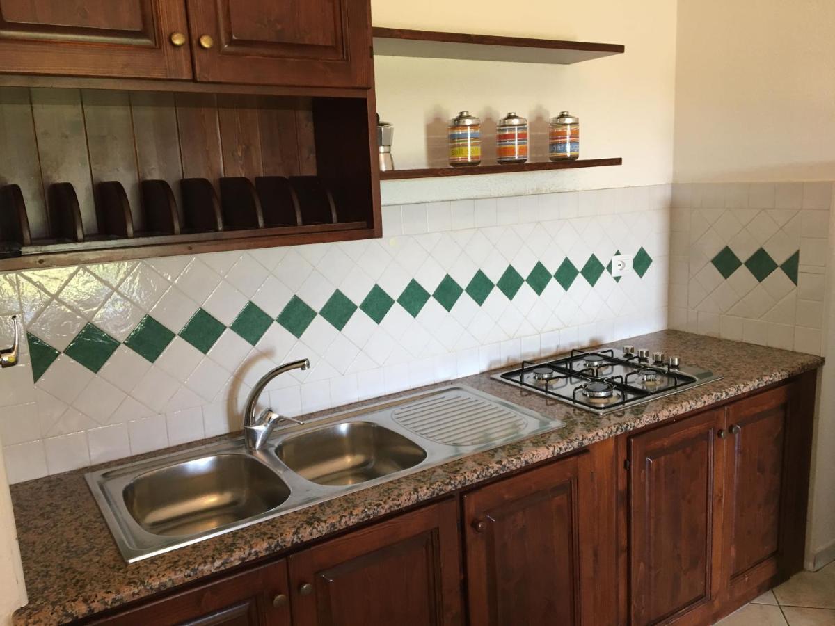 Su Petrosu Aparthotel Орозеи Екстериор снимка