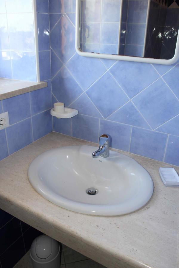 Su Petrosu Aparthotel Орозеи Екстериор снимка